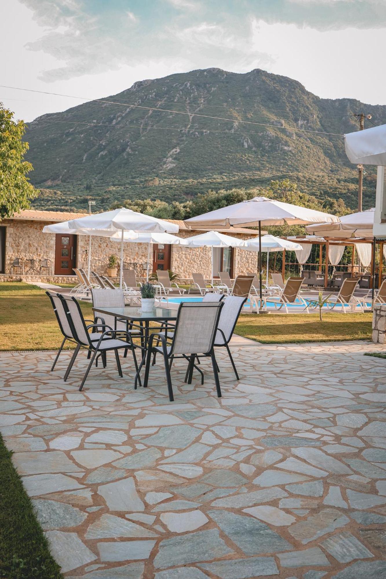Aparthotel Tsanis Estate Parga Exterior foto
